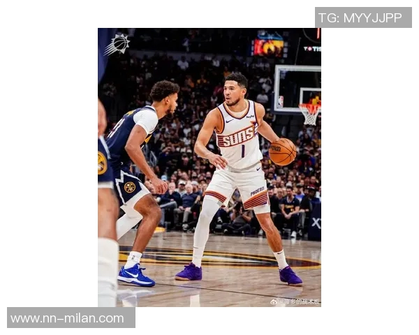 布克谈防守经验与平衡技巧展现自信心态