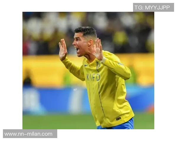 怒火中烧纳斯对球权判罚不满当场对裁判怒吼不止