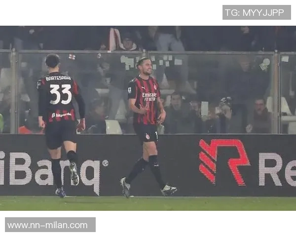 AC米兰与科莫争夺巴萨18岁中卫昆卡科莫目前处于领先地位