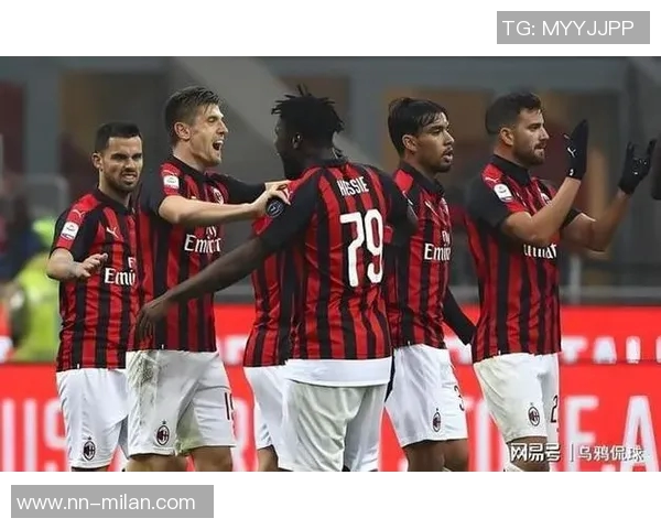 AC米兰与科莫争夺巴萨18岁中卫昆卡科莫目前处于领先地位